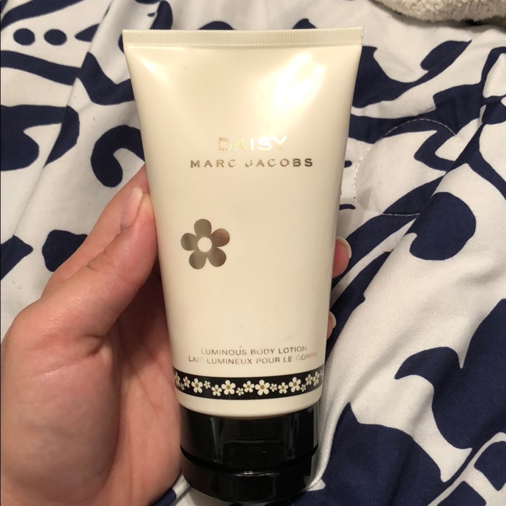 Daisy by Marc Jacob body lotion